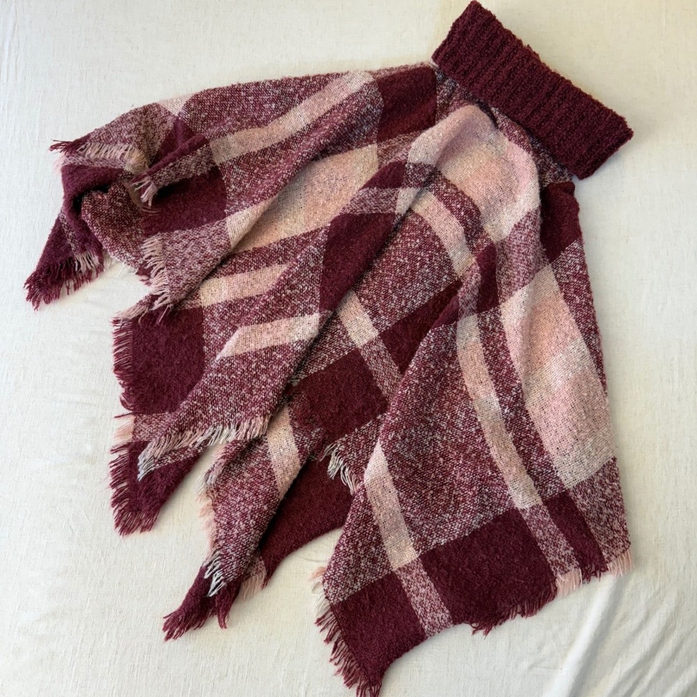 Burgundy Pink Plaid Turtleneck‎ Poncho Fringed Hem Knit Cape OS